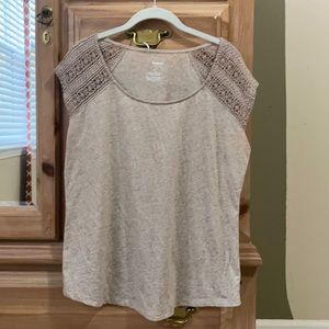 Sonoma tshirt barely worn